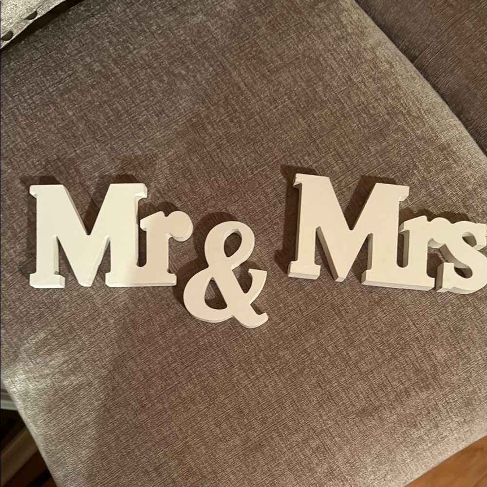 White Mr & Mrs Decorative Sign white wood